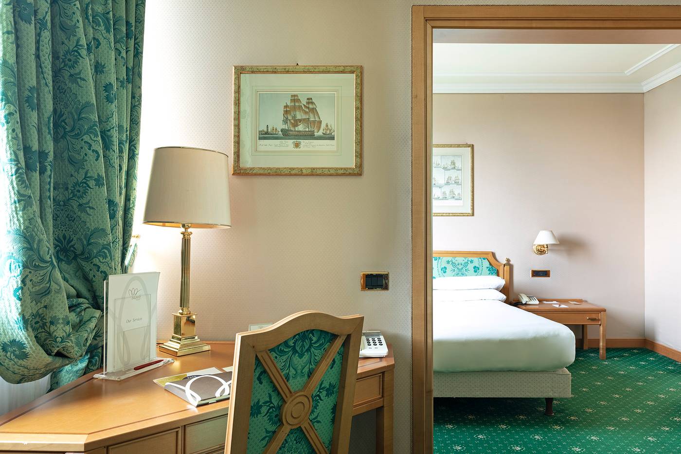 Royal-Garden-Hotel-Room-19