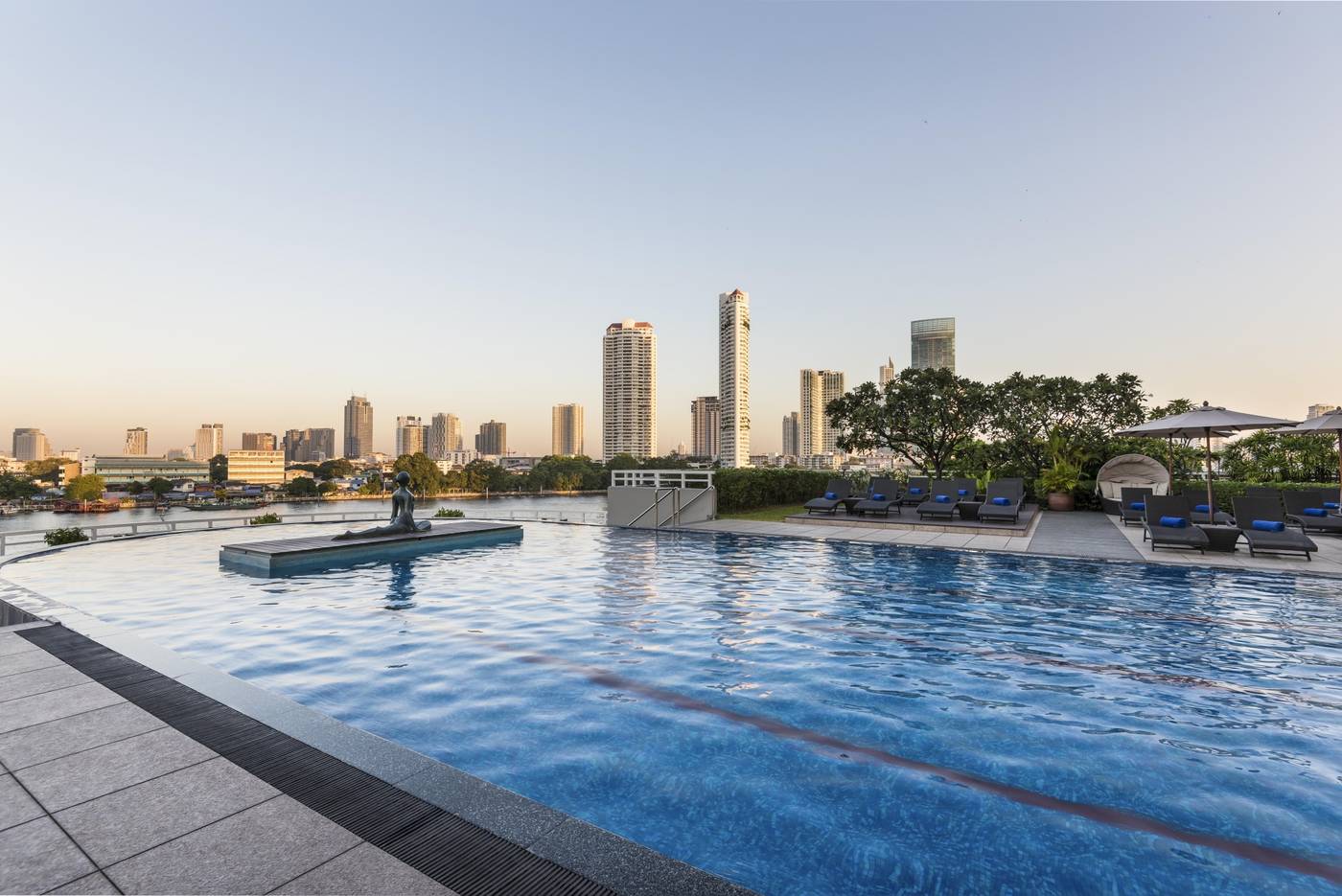 Chatrium-Hotel-Riverside-Bangkok-Pool-94