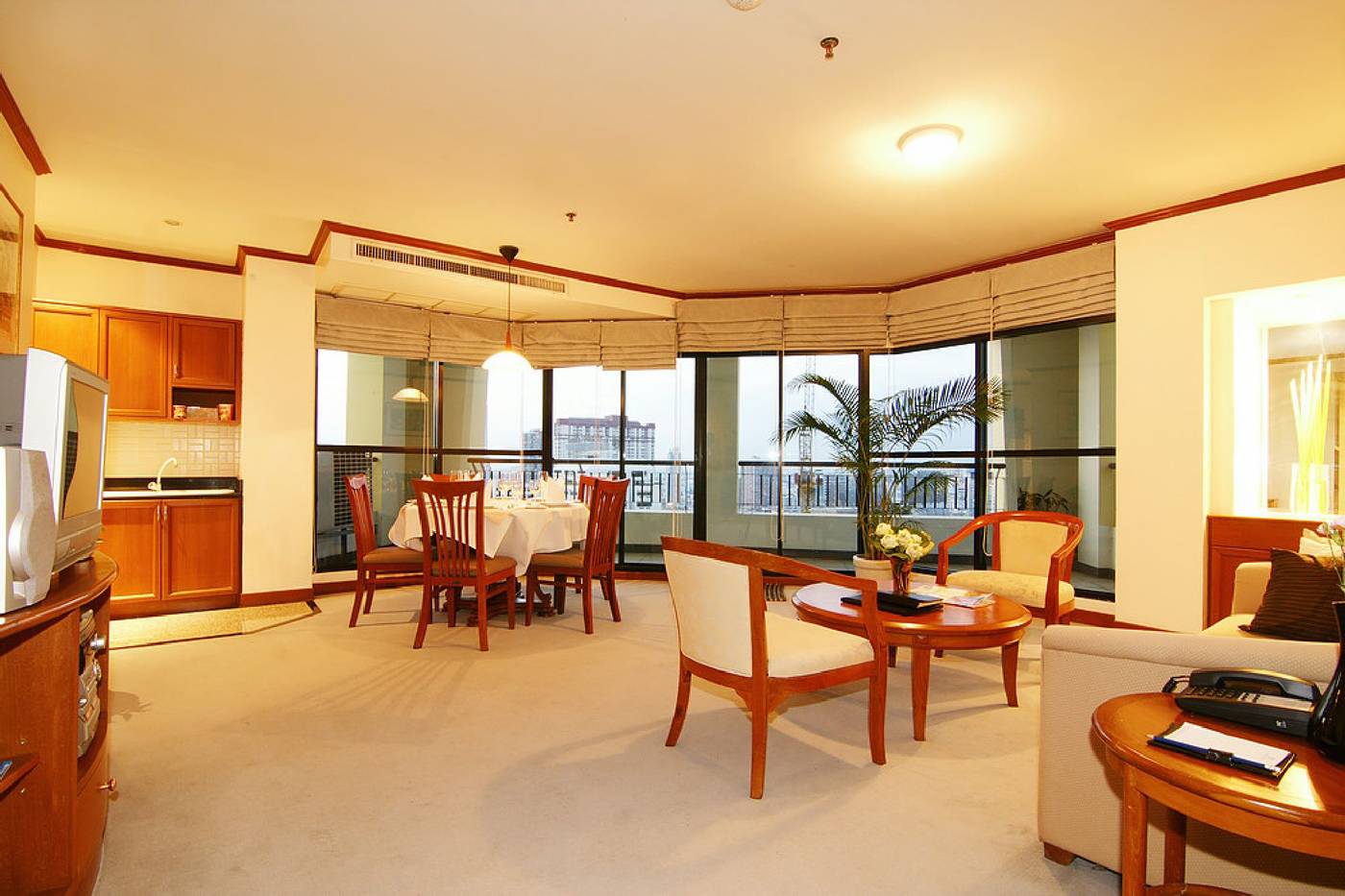 Grand-Diamond-Suites-Hotel-Room-8