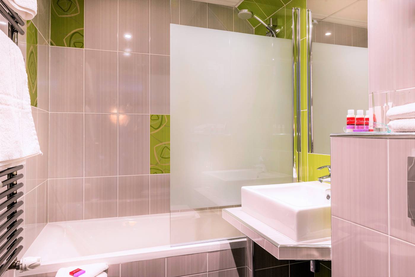 Hotel-Glasgow-Monceau-by-Patrick-Hayat-Room-46