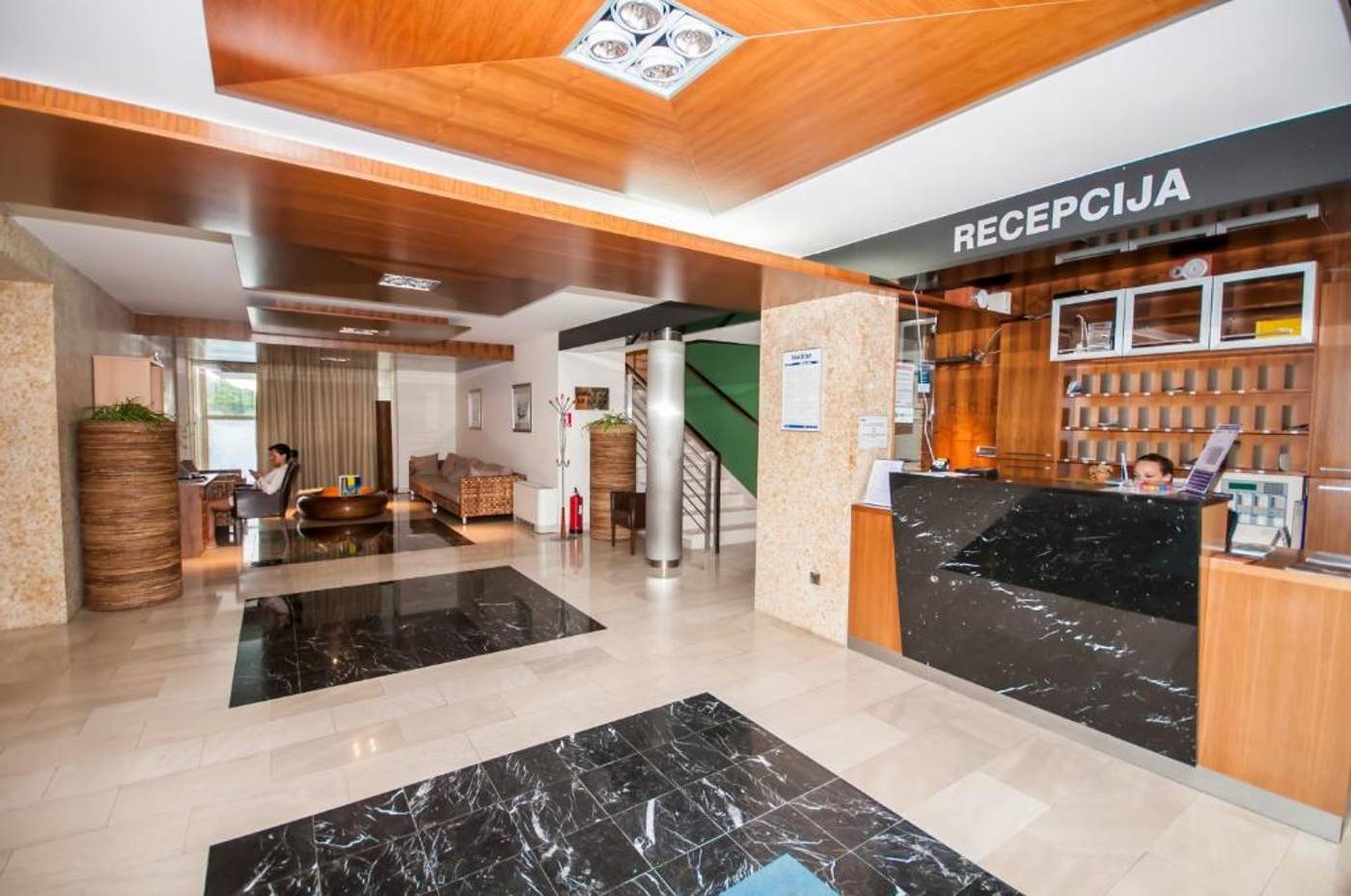 Bozava---Maxim-Lobby-15