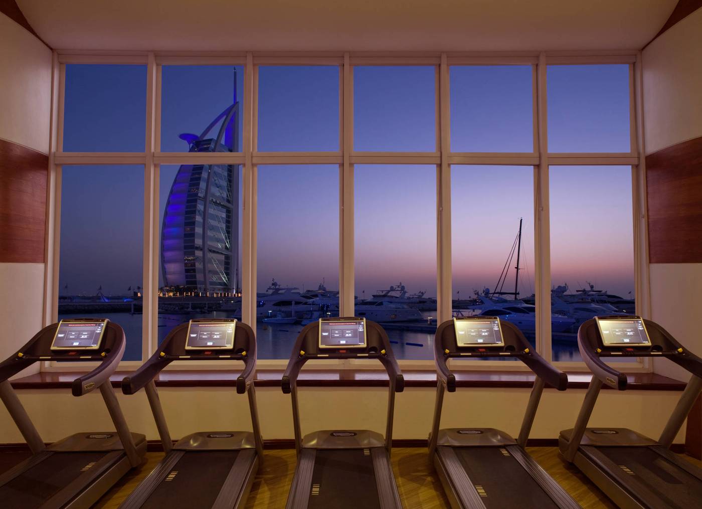 Jumeirah-Beach-Hotel-Sports-and-Entertainment-73