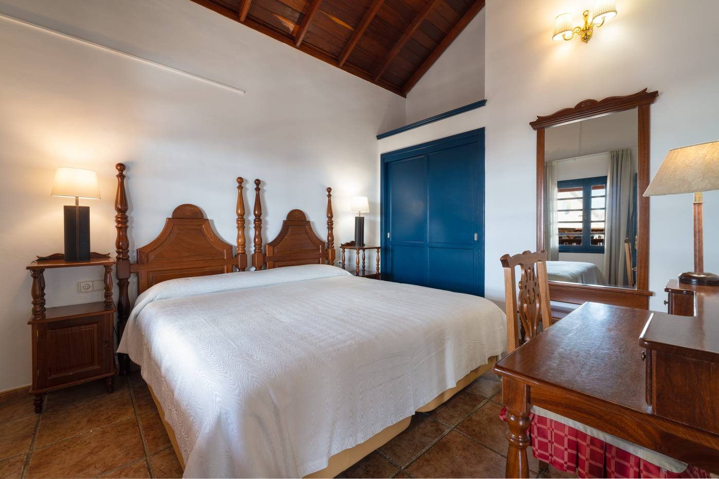 Nazaret-Mansion-Room-26