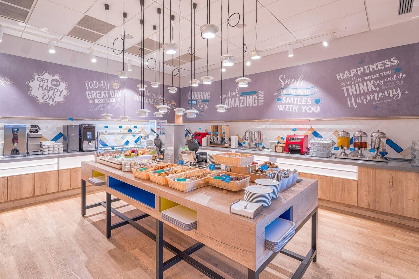 Hampton-by-Hilton-Warsaw-Mokotow-Restaurant-35