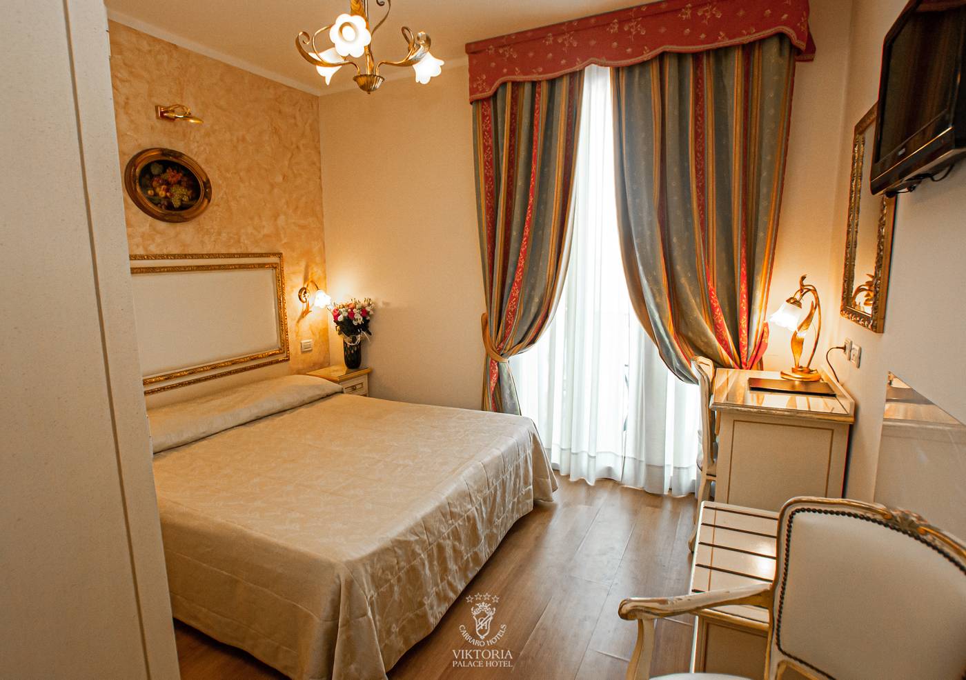 Viktoria-Palace-Room-11
