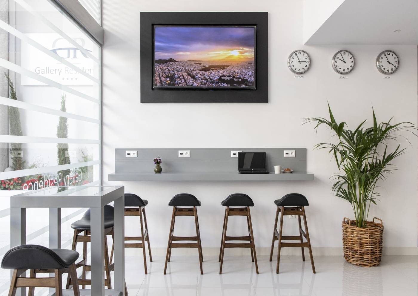 Gallery-Suites---Residences-Bar-5