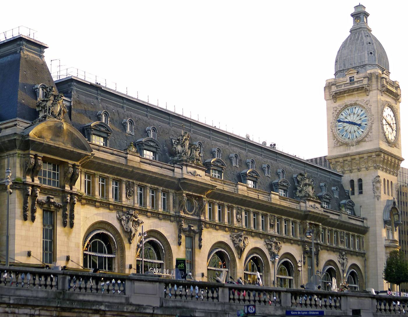 Holiday-Inn-Paris-Gare-de-Lyon-Bastille-General-view-43