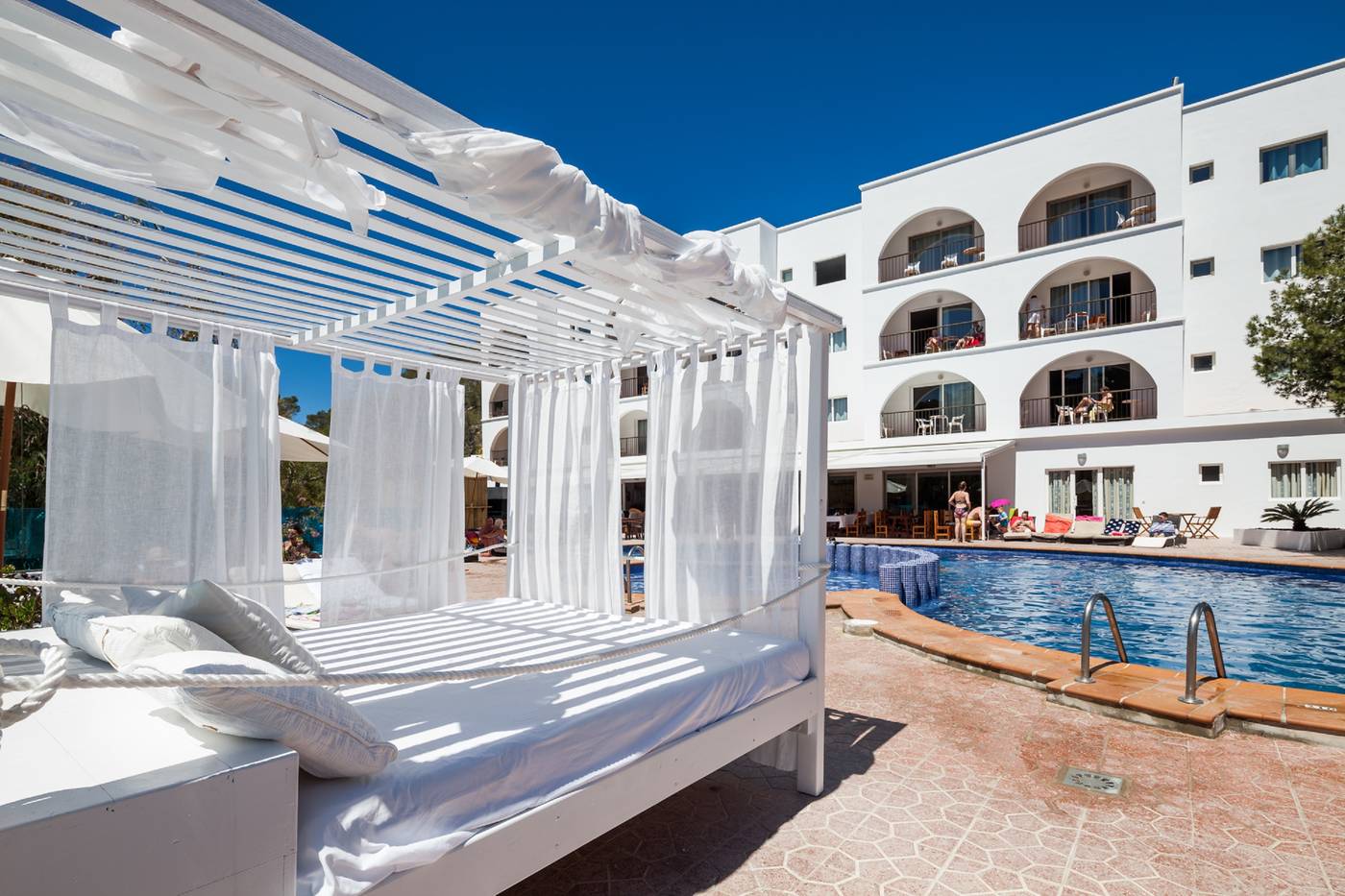 Puerto-Cala-Vadella-Pool-11