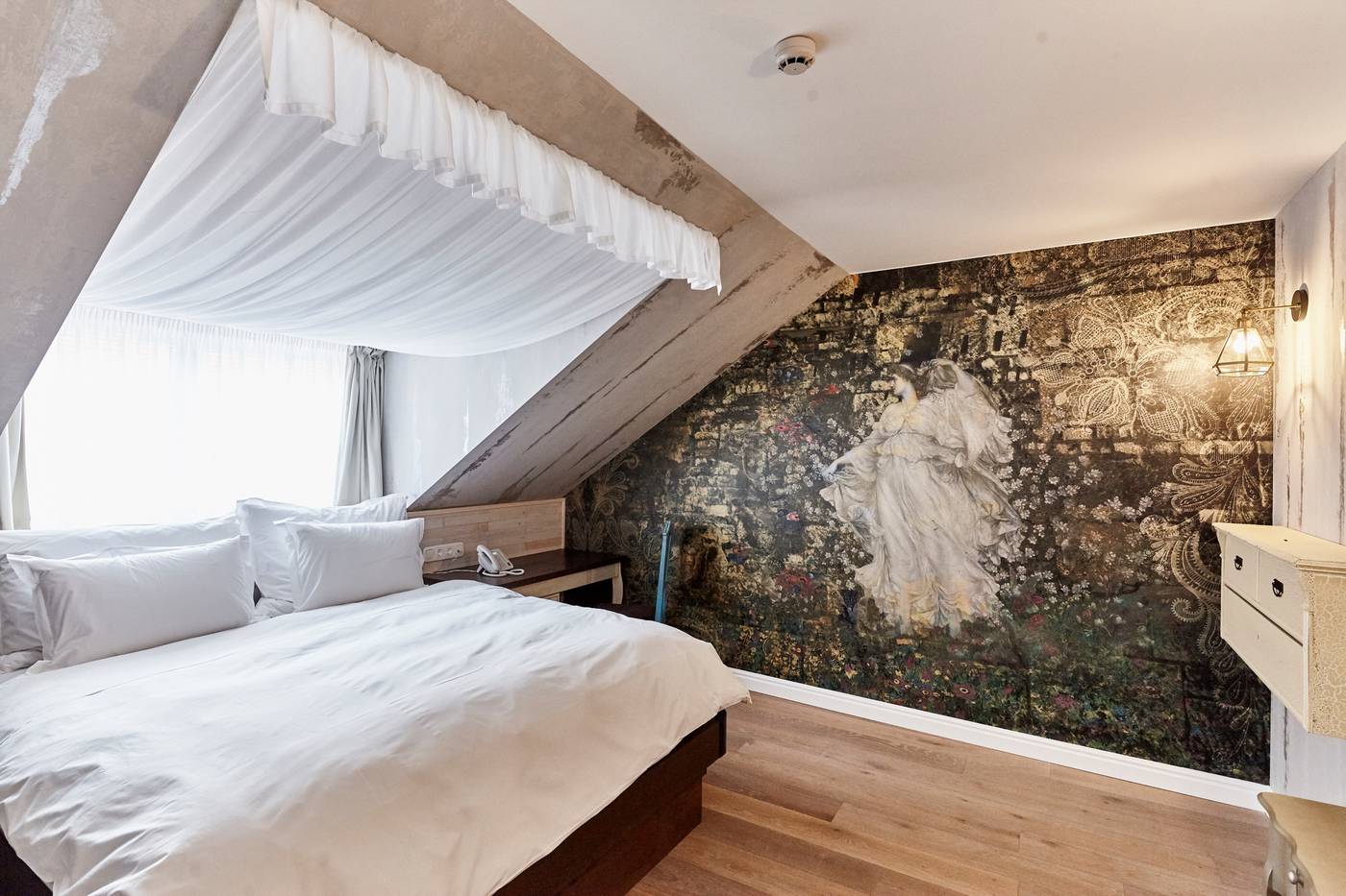 Maison-Bistro---Hotel-Room-28