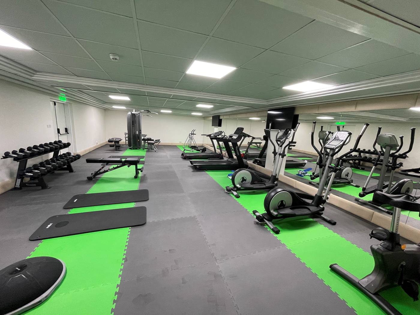 Queens-Bay-Hotel-Sports-and-Entertainment-54