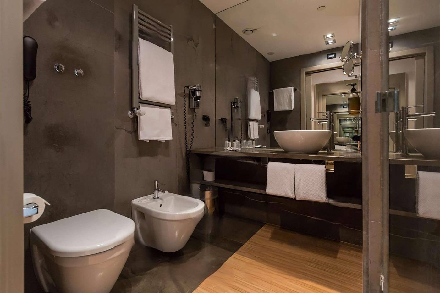 Best-Western-Plus-The-Hub-Hotel-Room-24