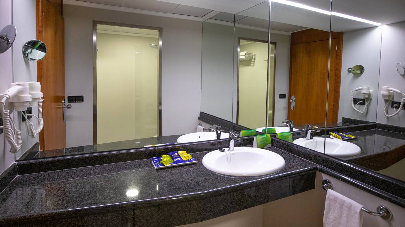 Gran-Hotel-Bali-Room-45