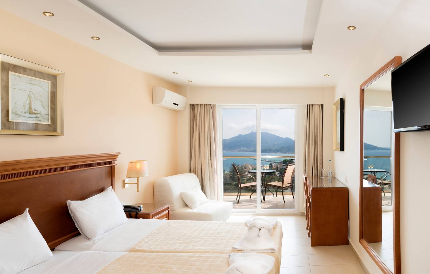 Avalon-Hotel-Room-15