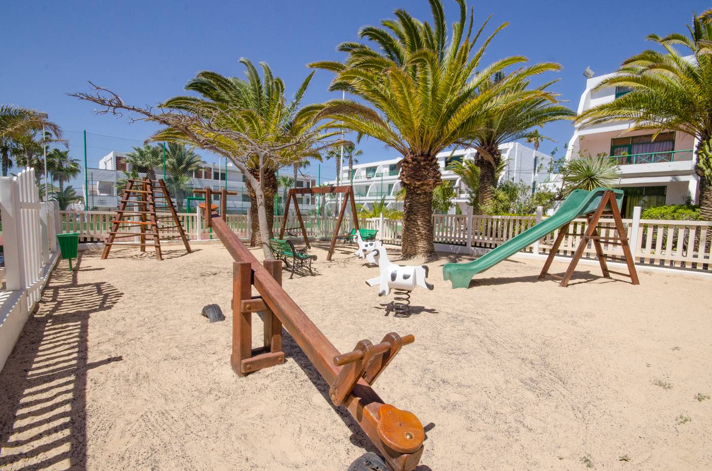 La-Pe----ita-Sports-and-Entertainment-63