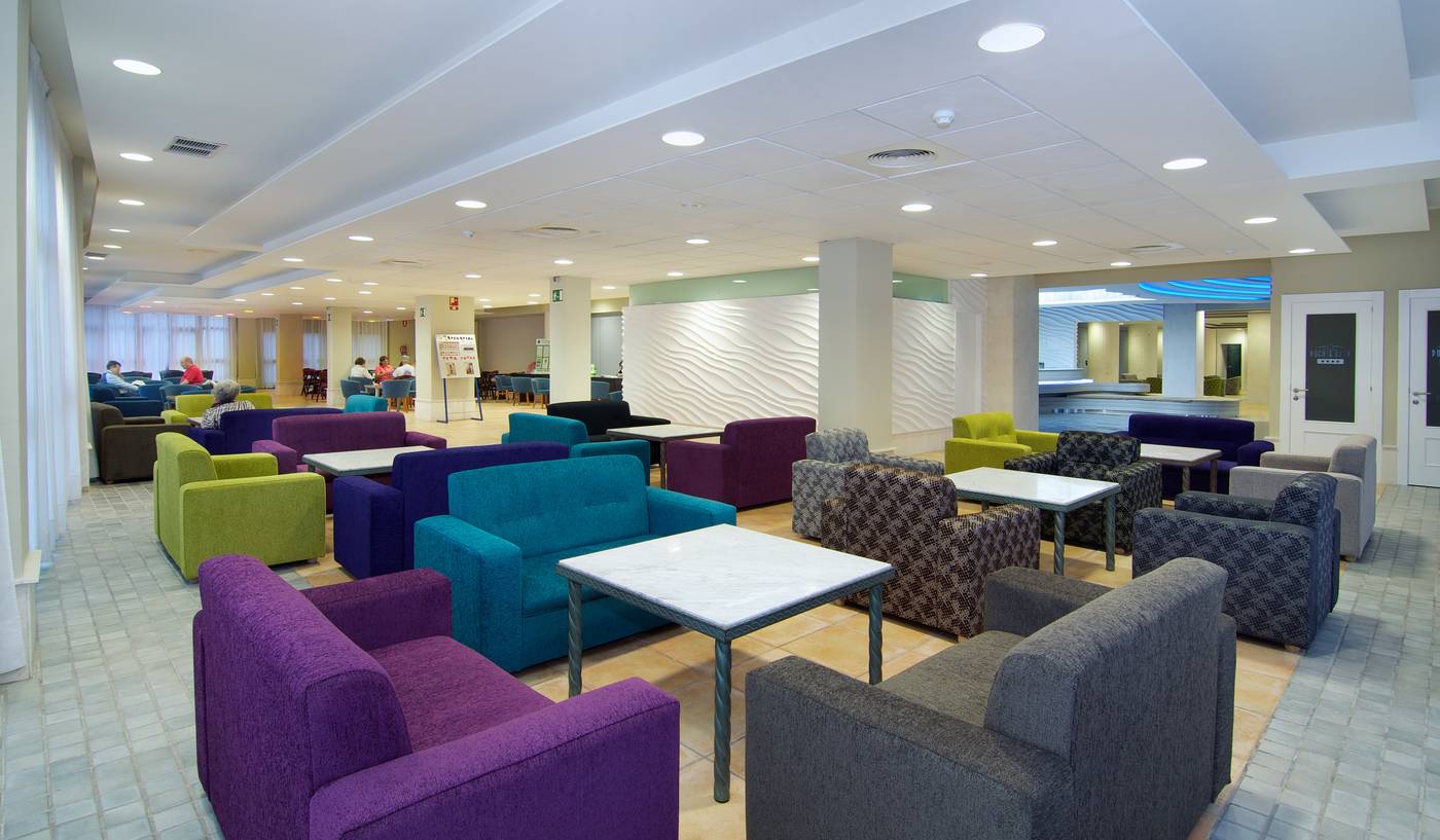 Puente-Real-Lobby-48