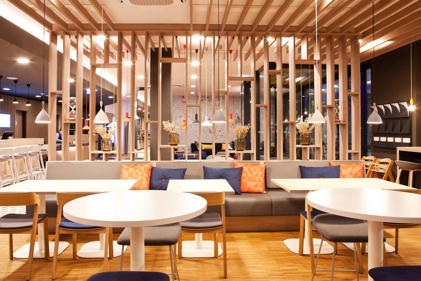 Holiday-Inn-Express-Munich---Olympiapark-Restaurant-21