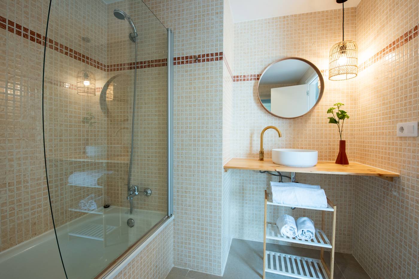 11.06.25 EREZA The White Homes