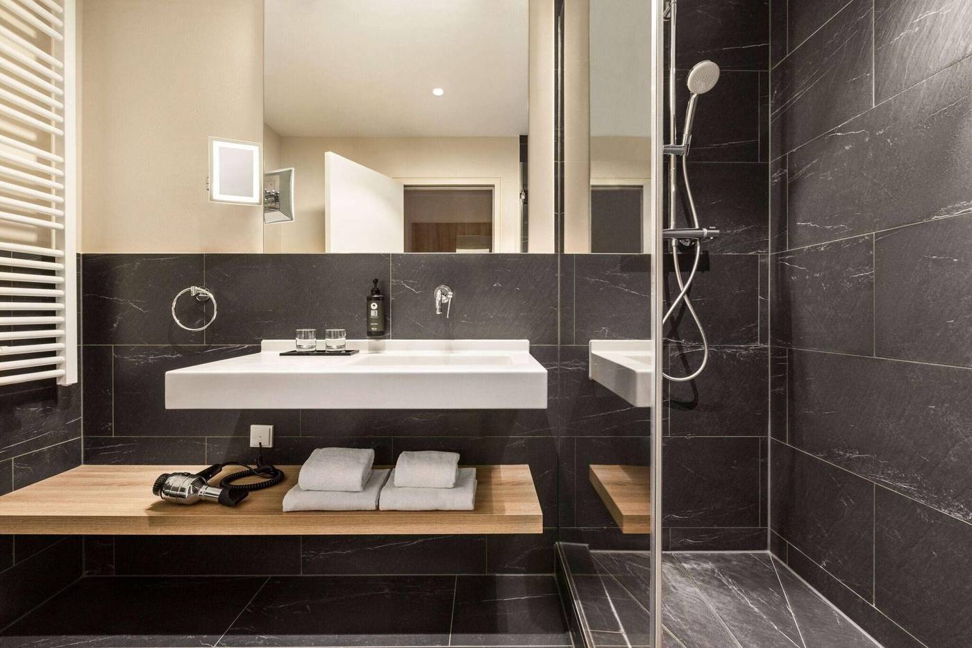 Vienna-House-Easy-by-Wyndham-Munich-Room-34