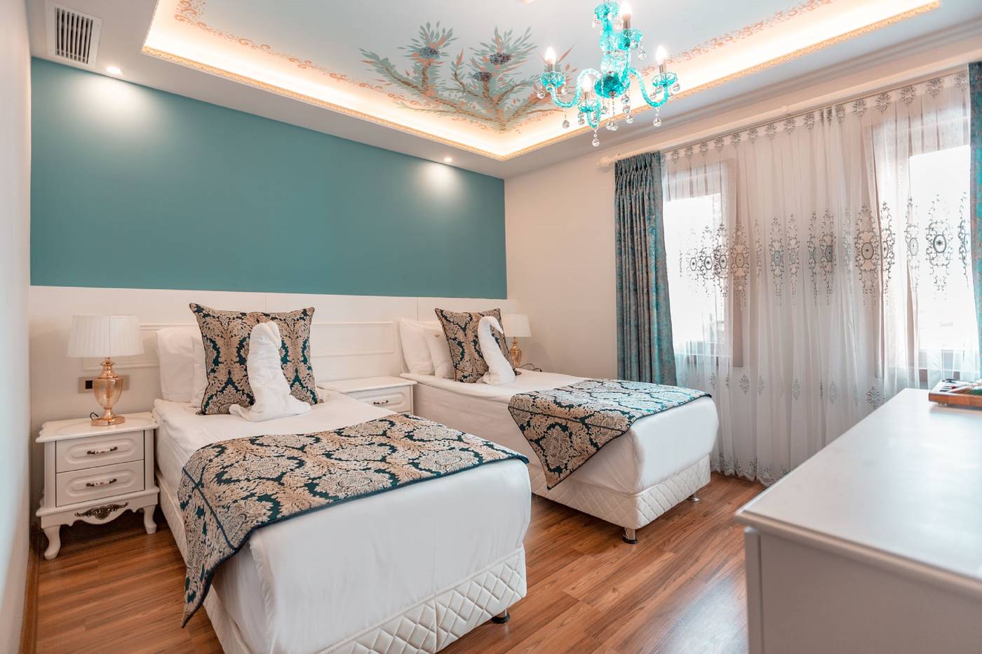 Seven-Hills-Palace---Spa-Room-36