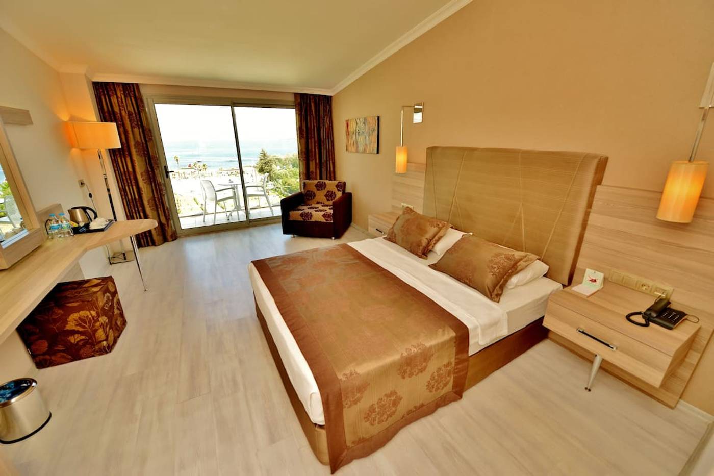 Green-Nature-Diamond-Hotel-Room-25