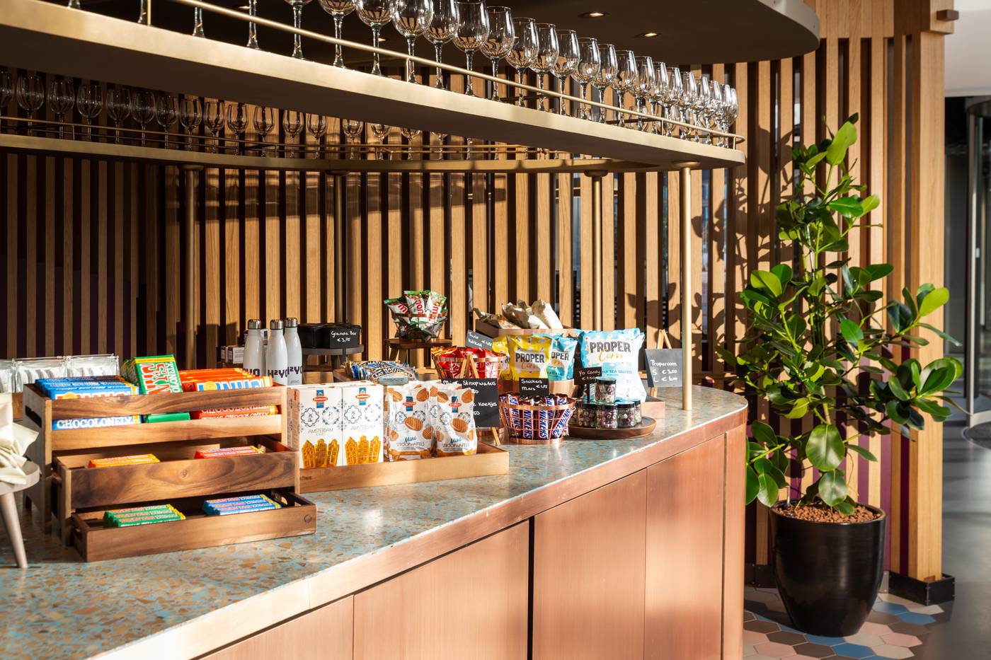 Yotel-Amsterdam-Restaurant-17