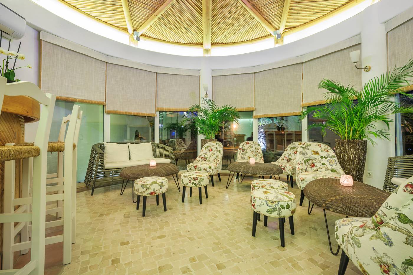 Encosta-do-Lago-Resort-Bar-51