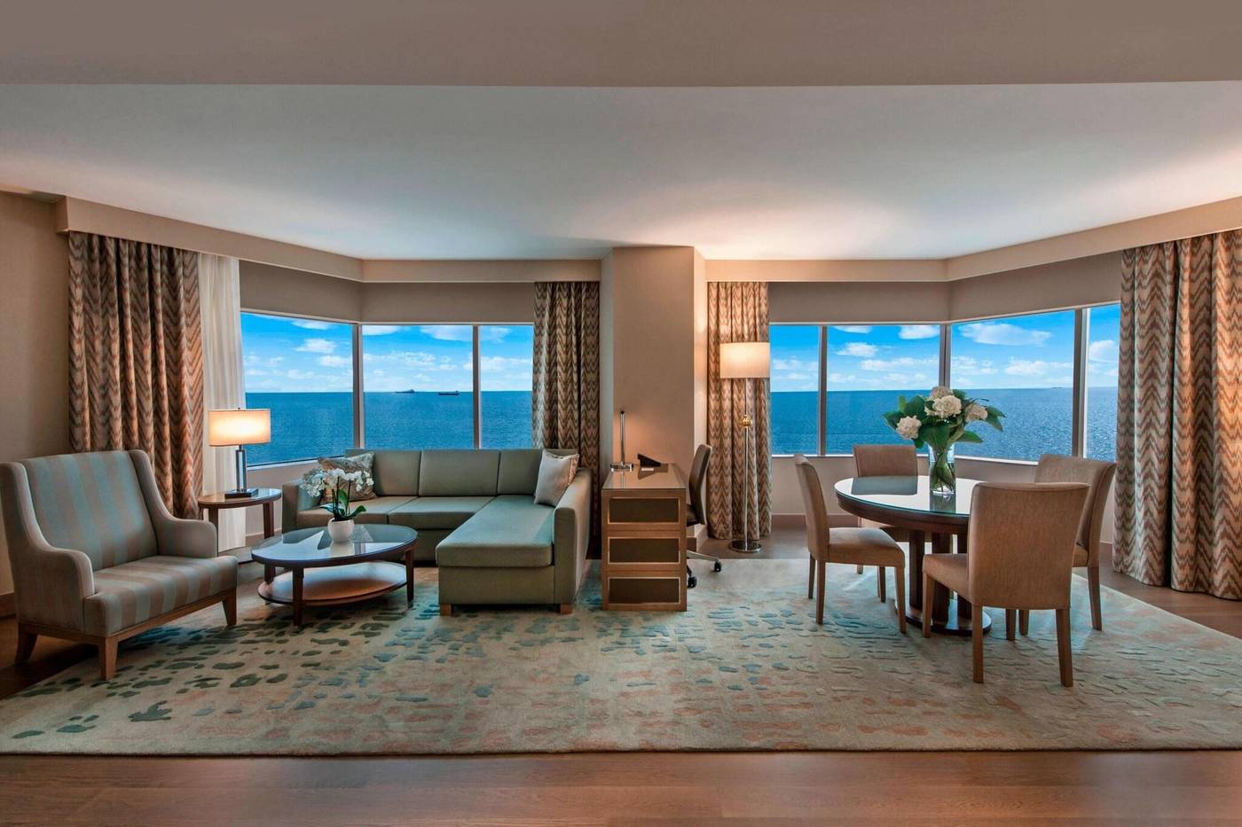 Renaissance-Polat-Istanbul-Room-39