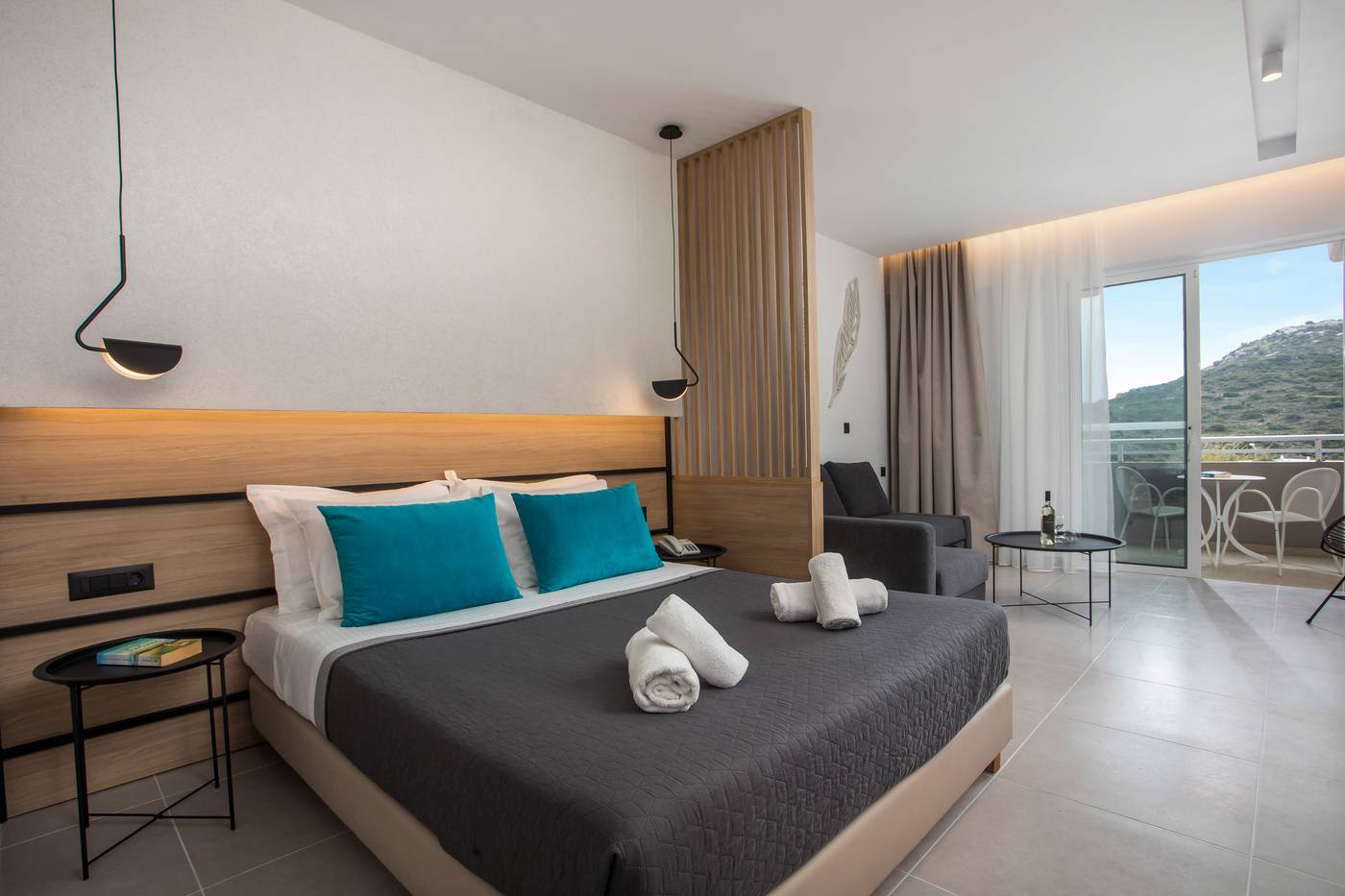 Zoes-Hotel-Room-28
