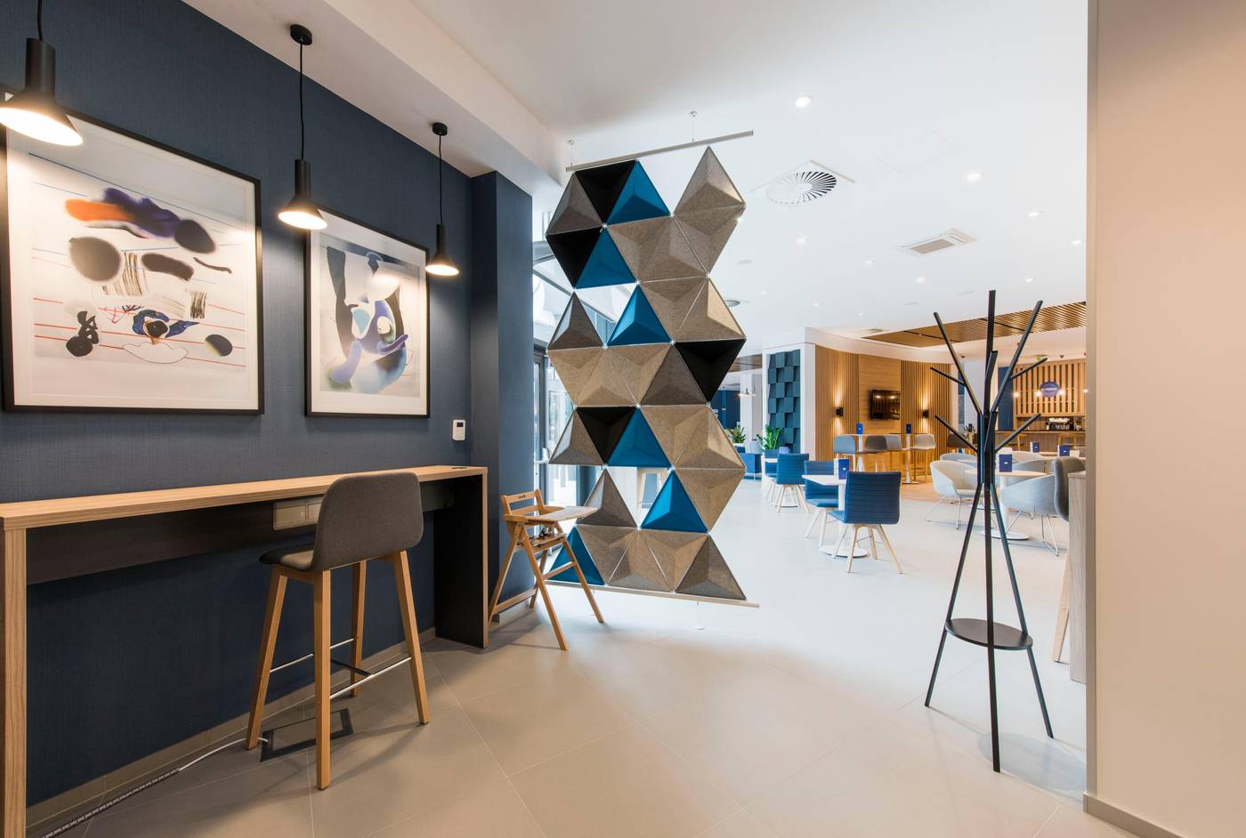 Holiday-Inn-Express-Warsaw---Mokotow-Restaurant-22