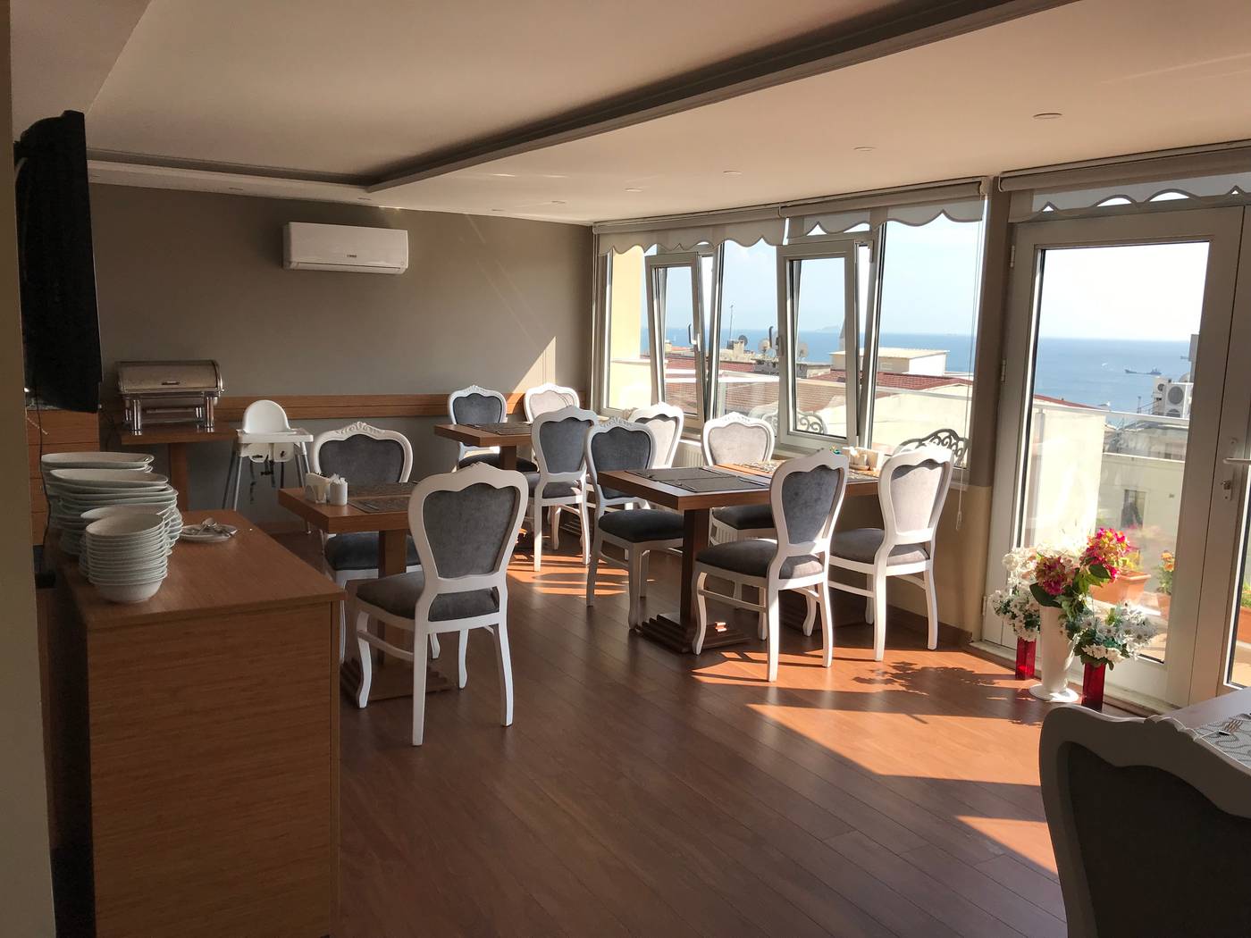 Muyan-Suites-Restaurant-12