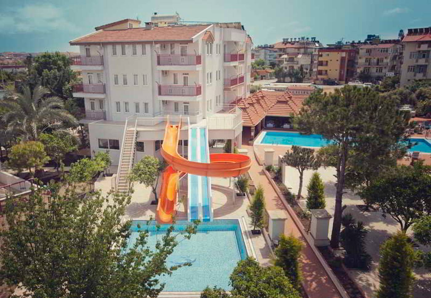 Hotel-Catty-Cats-Garden-General-view-4