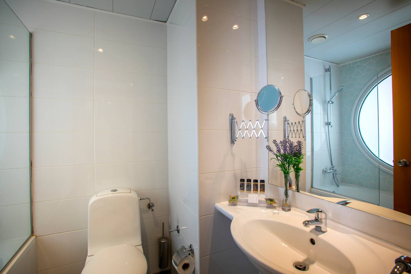 Leonardo-Cypria-Bay-Room-40