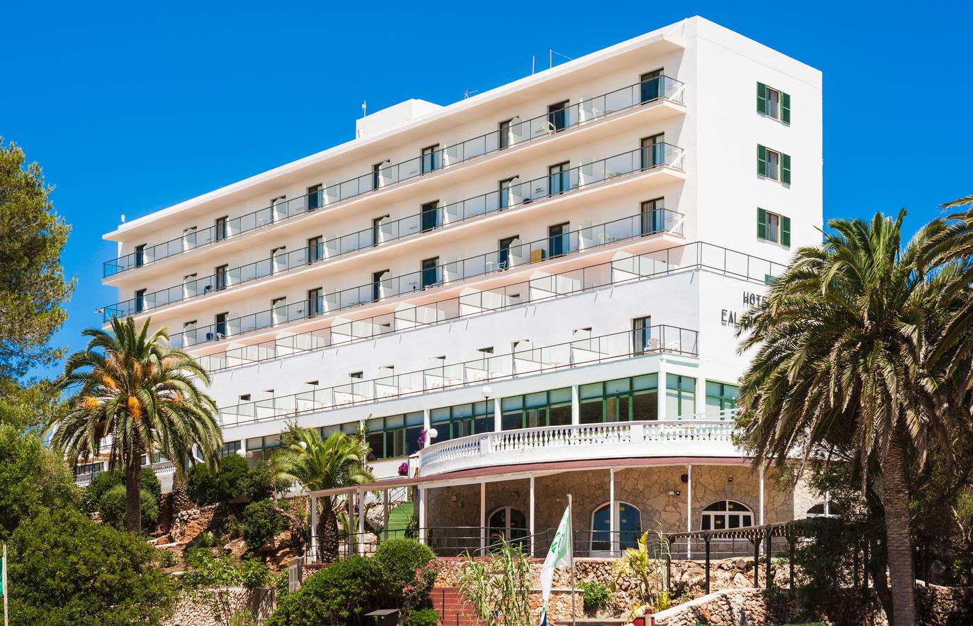 Globales-Cala------n-Blanes-General-view-4