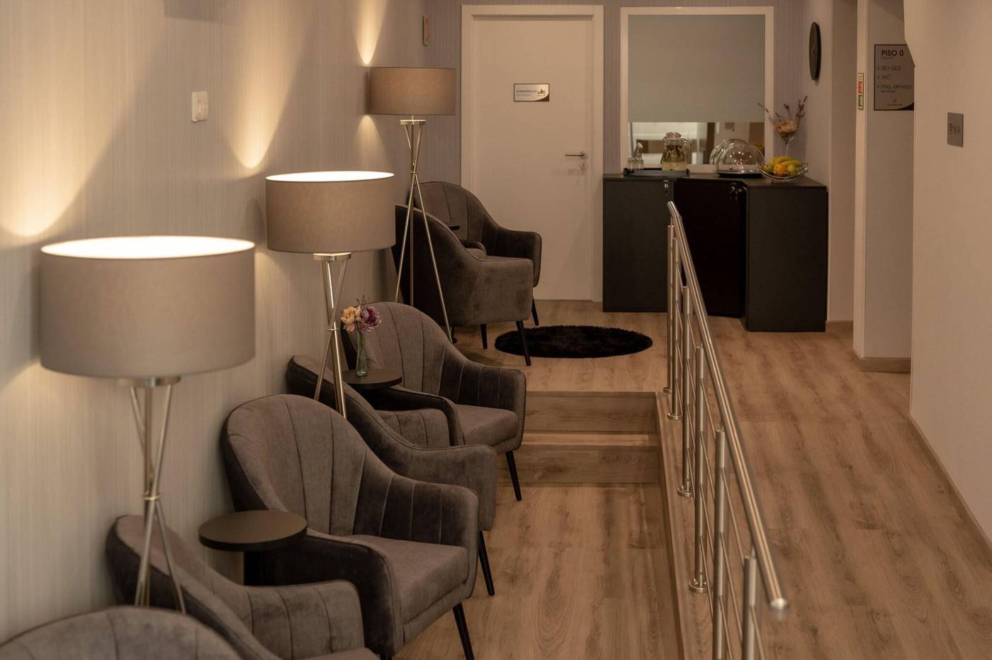 Dinya-Lisbon-Hotel---Lounge-Bar-Lobby-12