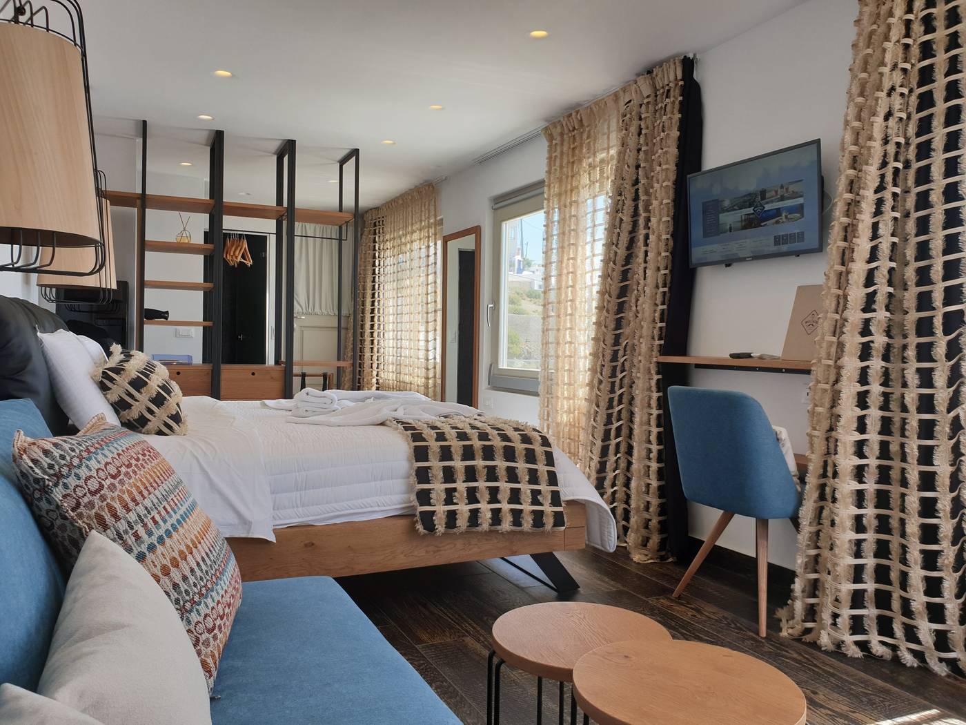 Galaxy-Suites-Room-7