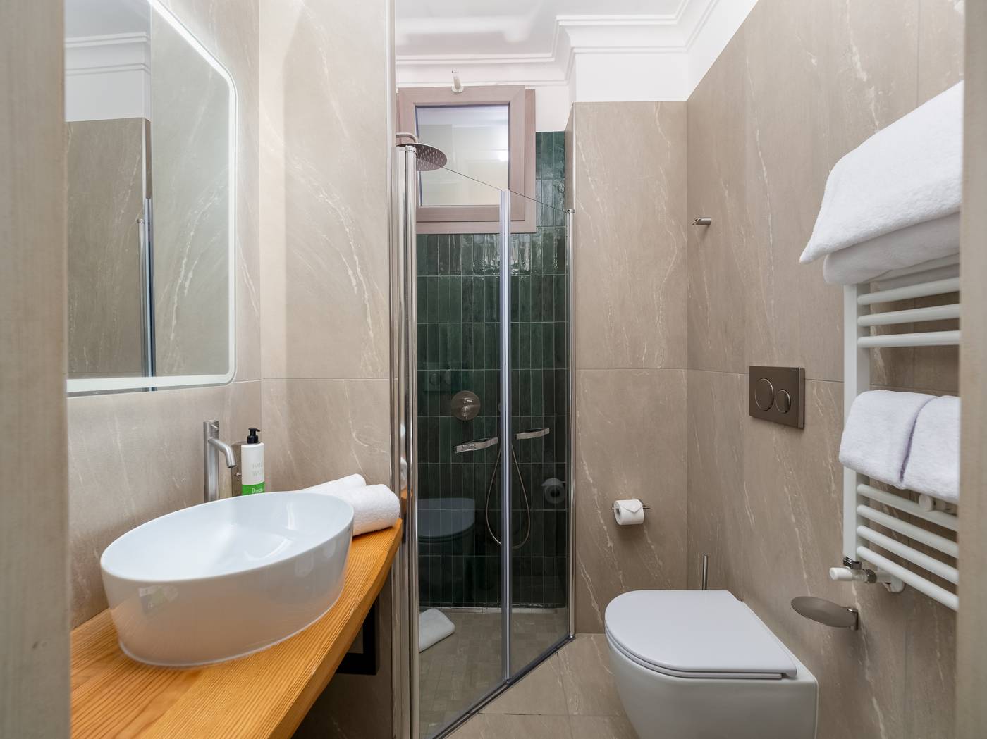 Comfort-Hotel-Gardenia-Sorrento-Coast-Room-54