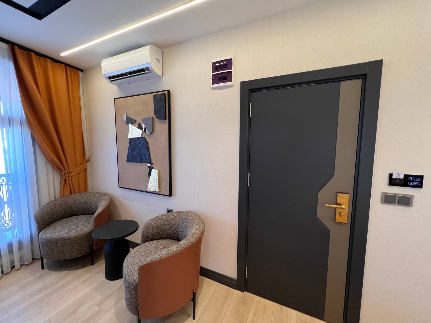 Elysian-Airport-Hotel-Room-46