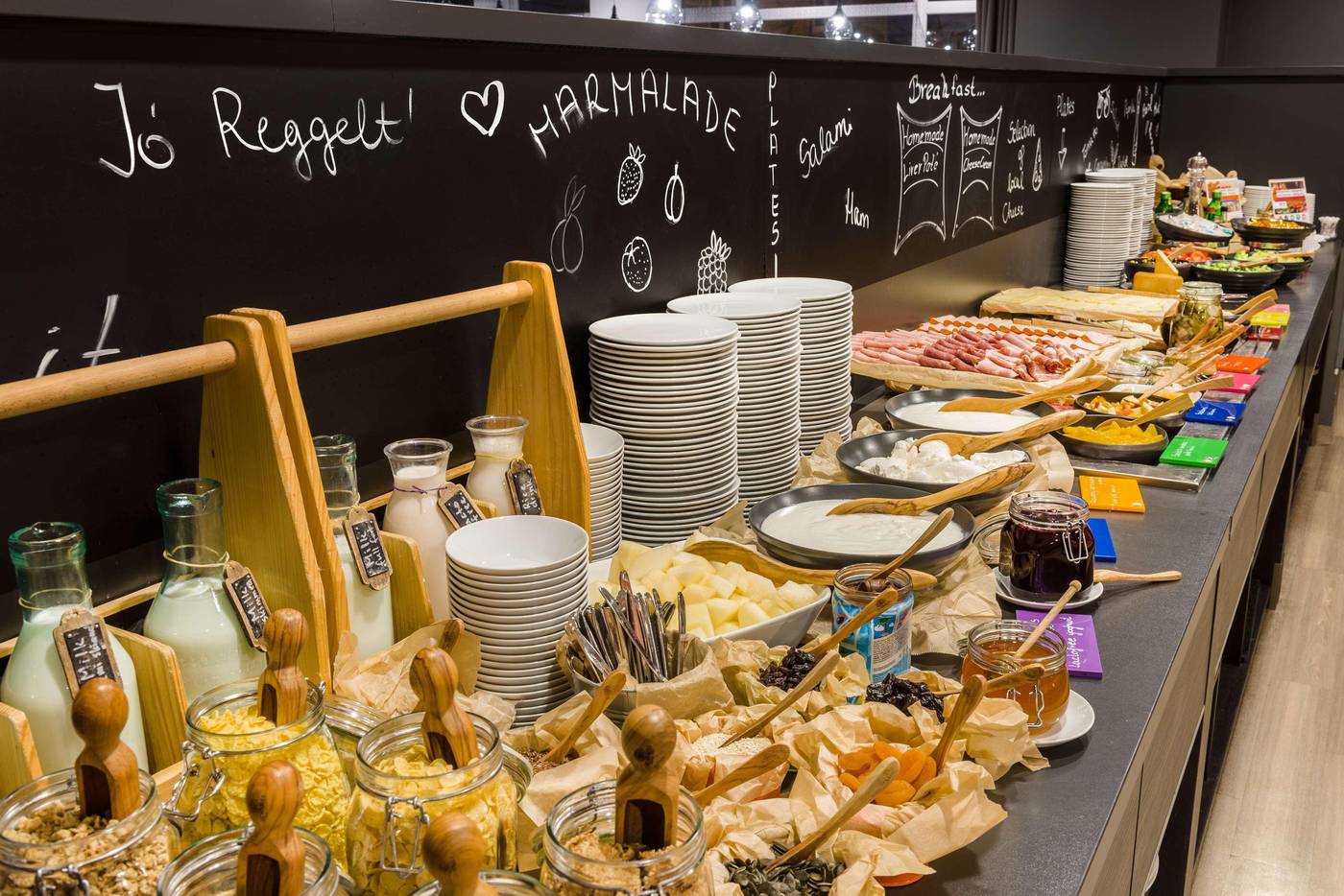 Park-Inn-by-Radisson-Budapest-Restaurant-40