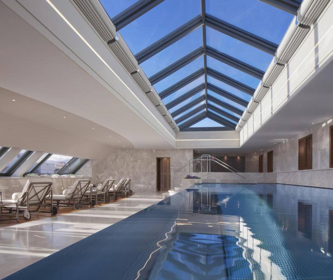 Four-Seasons-Hotel-Geneva-Pool-81