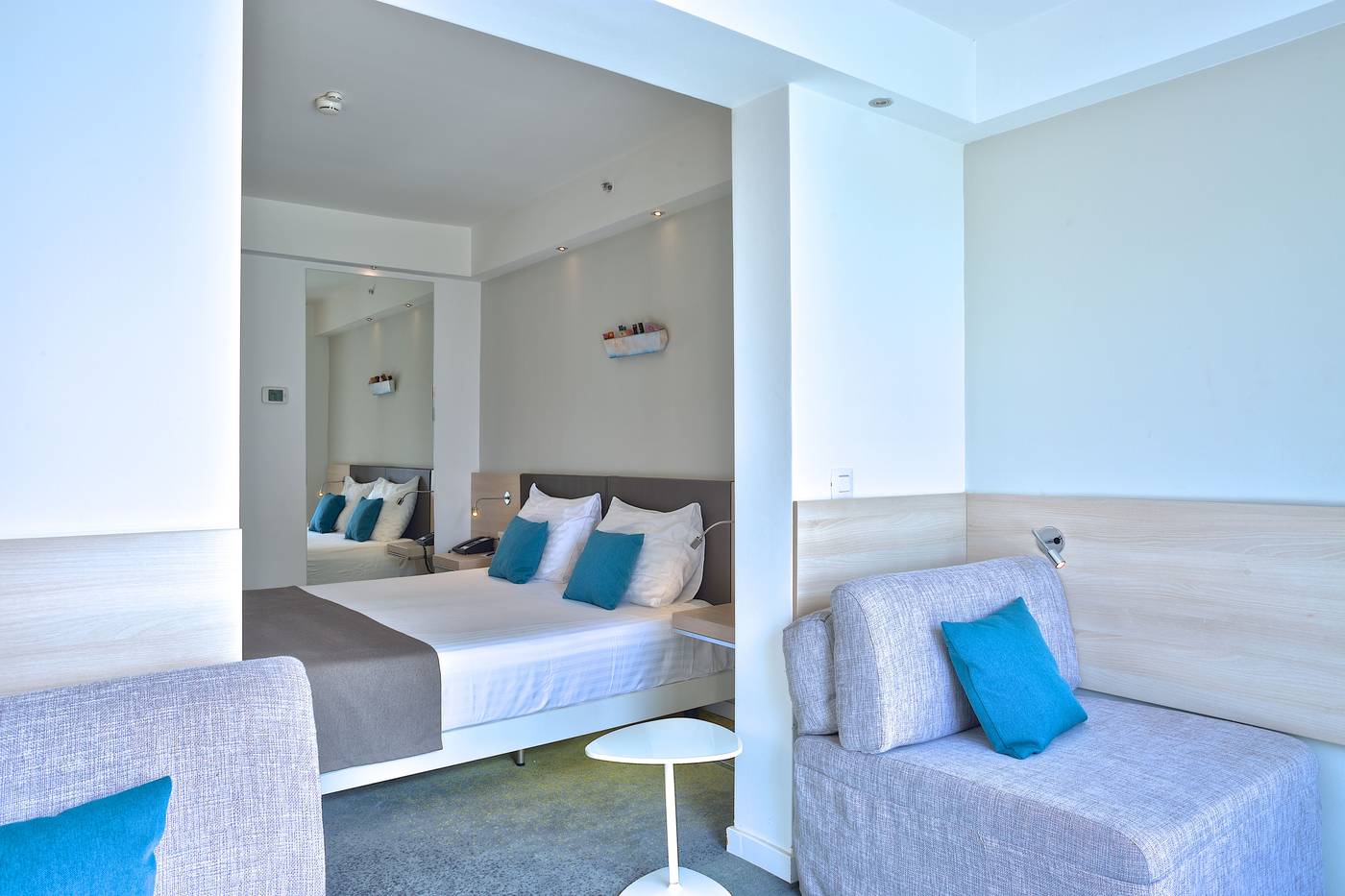 Park-Plaza-Belvedere-Room-27