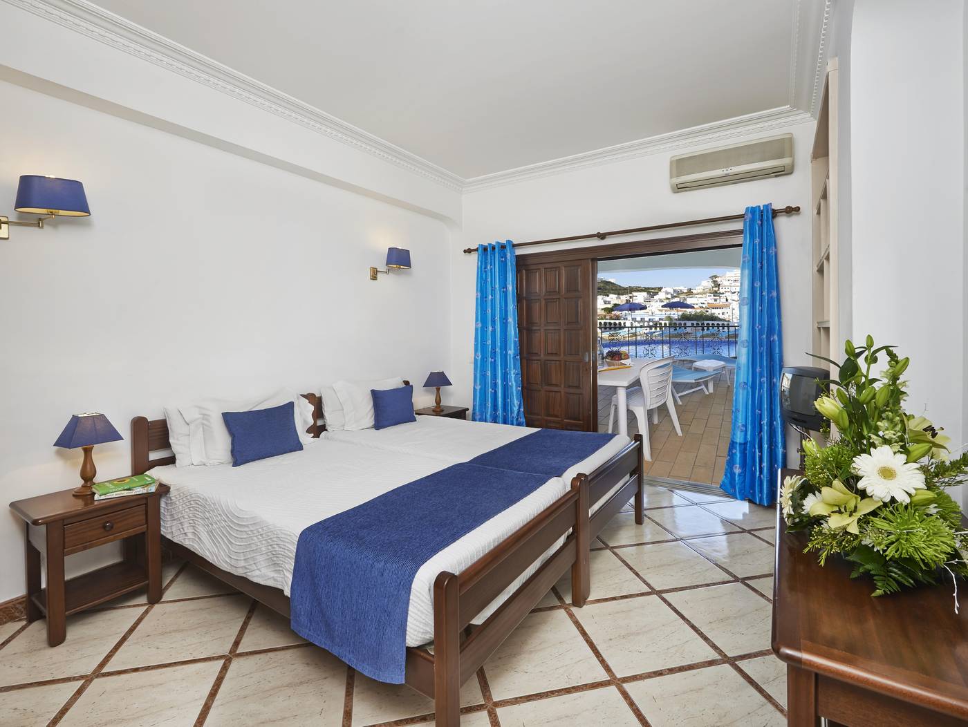 Cheerfulway-Bertolina-Mansion-Room-5