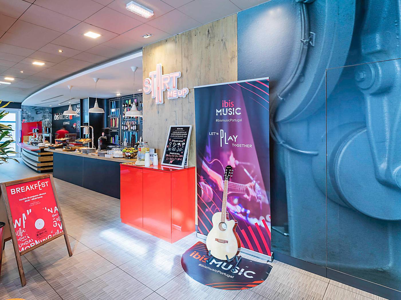 ibis-Lisboa-Parque-das-Nacoes-Bar-20