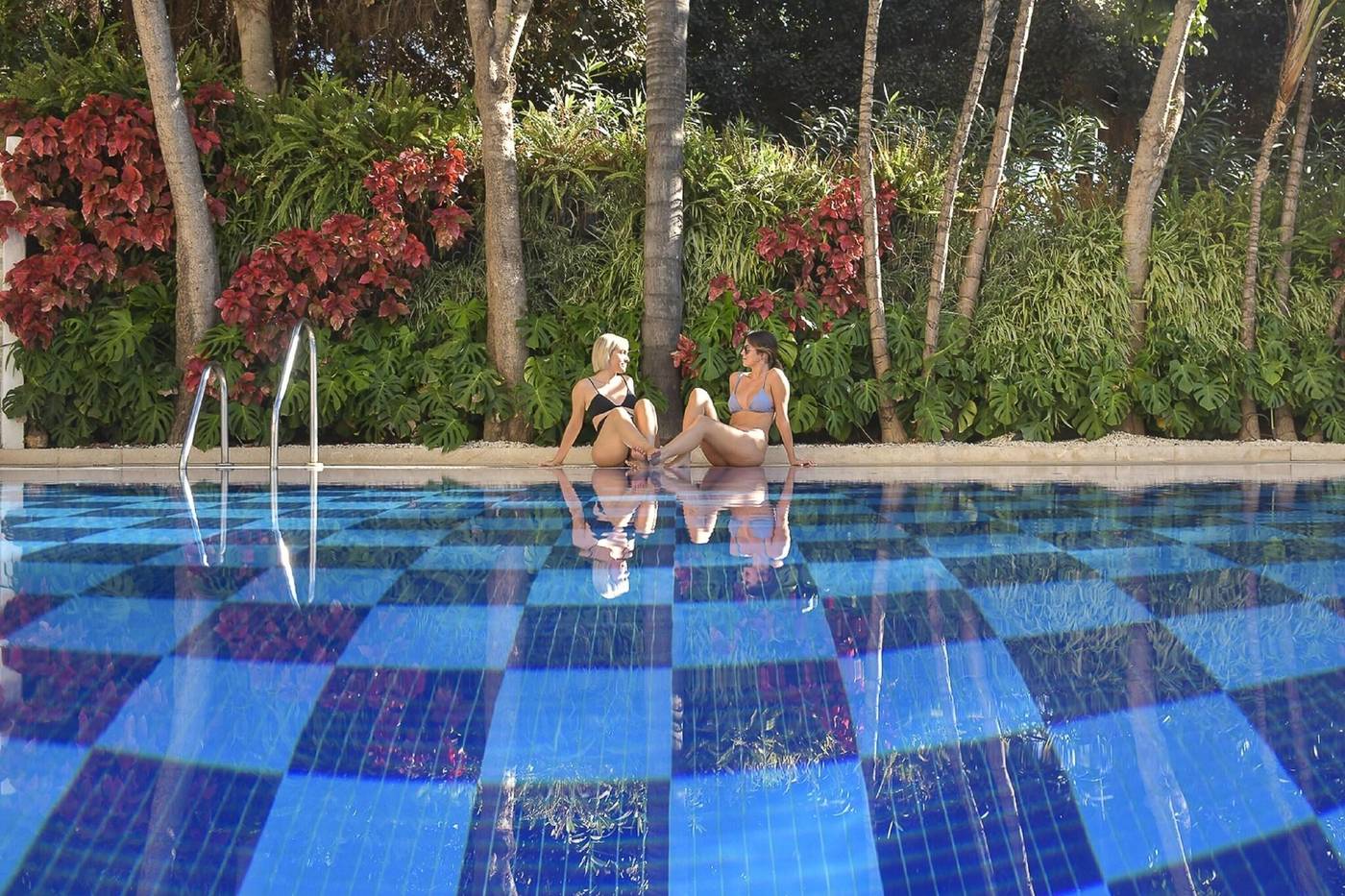 Am----re-Marbella-Beach-Hotel-Pool-11
