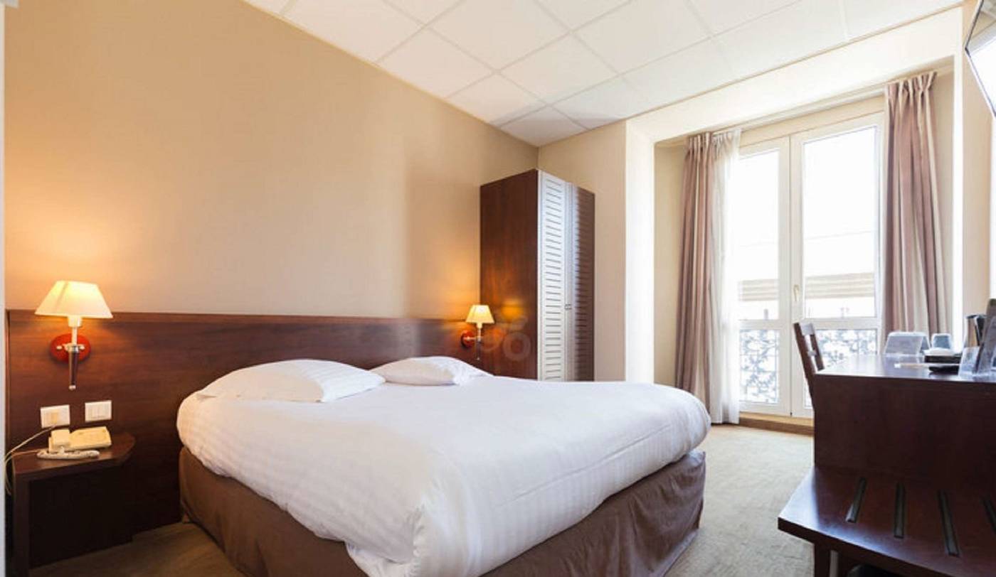 Kyriad-Nice-Centre-Gare-Room-12