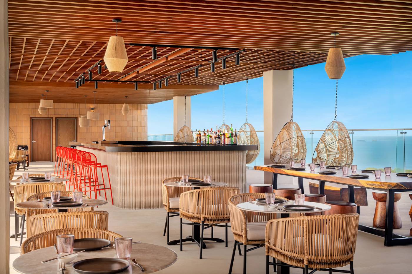 Hyatt Vivid Grand Island 16.07.25