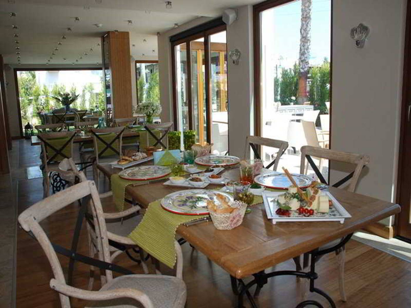 The-Corner-Boutique-Hotel-Restaurant-11
