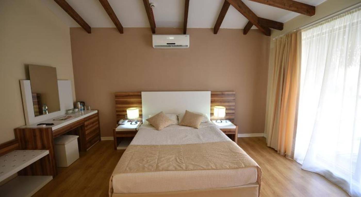 Sahra-Su-Holiday-Village---Spa-Room-37