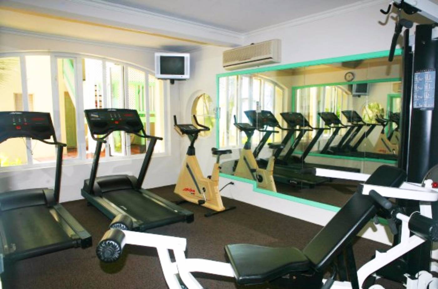 Blue-Orchids-Beach-Hotel-Sports-and-Entertainment-32