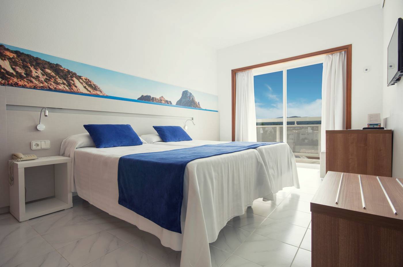 Azuline-Hotel-Bergantin-Room-25