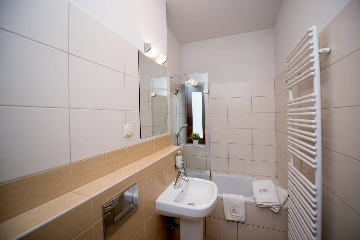 Red-Brick-Apartments-Room-24